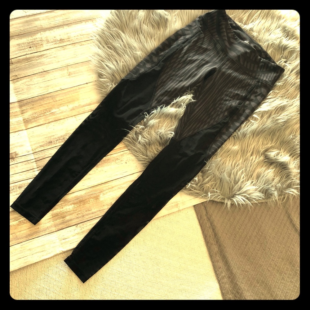 Alo leggings, black/gray with mesh bottom, sm